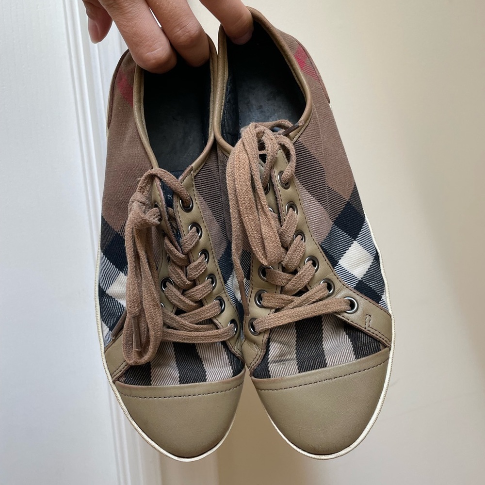 Burberry Plaid Brown Tan Lace-Up Sneakers